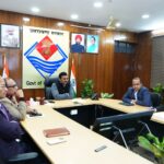 मुख्य सचिव ने दून विश्वविद्यालय कुमाऊं विश्वविद्यालय के लैंग्वेज स्कूल को मजबूत बनाए जाने के दिए निर्देश