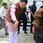 जन शिकायत की पड़ताल करने मौके पर पहुंचे सीएम, वीडियो कॉल के जरिए अधिकारियों को दिखाई स्थिति