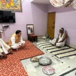 धामी खटीमा में अपने कार्यकर्ताओं के निधन पर शोक संवेदना व्यक्त करने पहुंचे