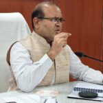 हेली सेवाओं को अलर्ट मोड पर रखने, बंद सड़कें शीघ्र खोलने तथा आवश्यक सेवाओं की तत्काल बहाली सुनिश्चित करने के निर्देश