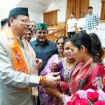 मुख्यमंत्री को महिलाओं ने बांधा रक्षा सूत्र, मुख्यमंत्री ने दी सभी को रक्षा बन्धन की शुभकामनाएं