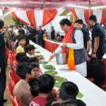 मुख्यमंत्री श्री पुष्कर सिंह धामी ने सीता रसोई में आयोजित भंडारे में भाग लिया